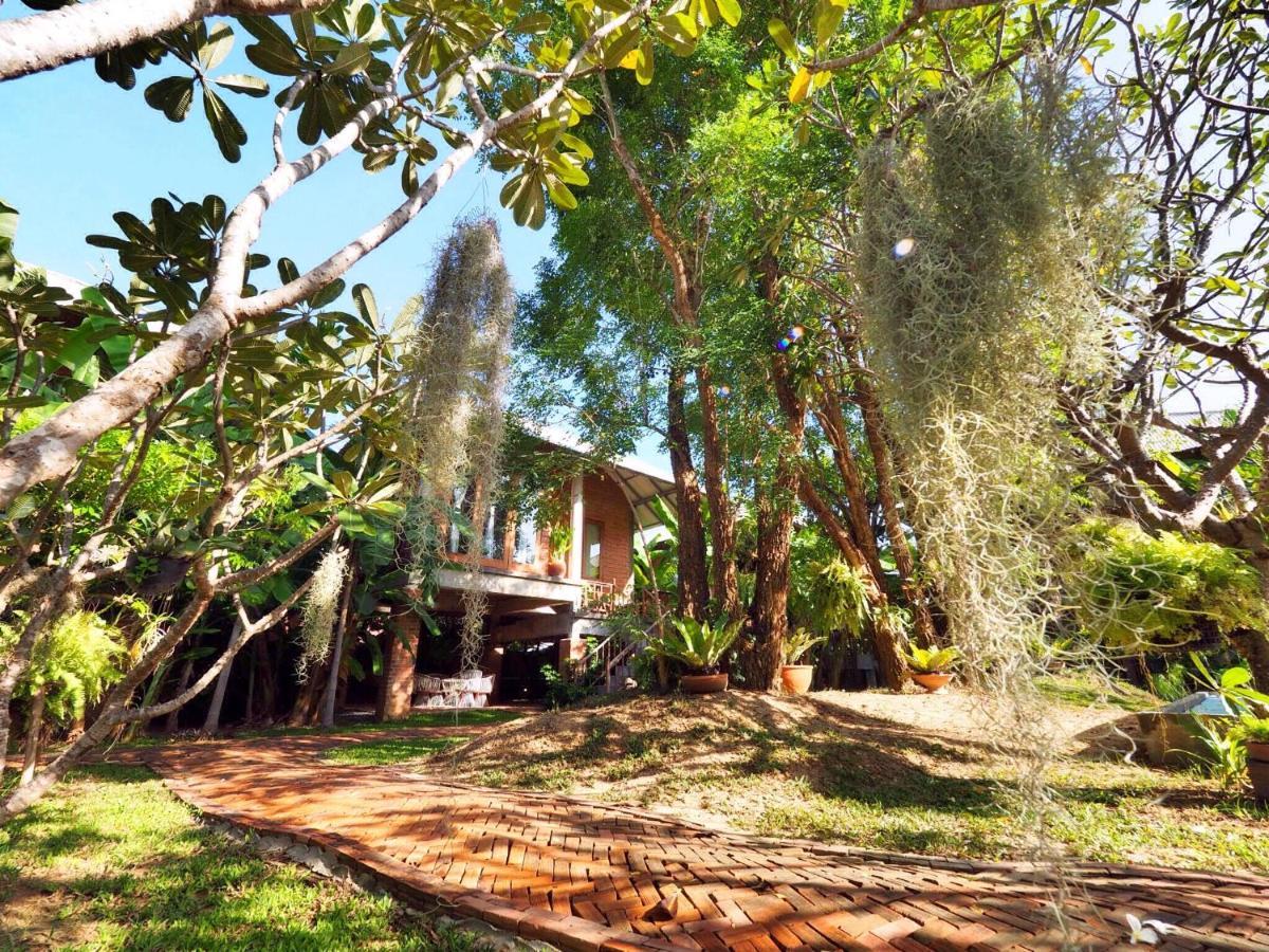 BaanSuk Sukhothai Resort Bagian luar foto