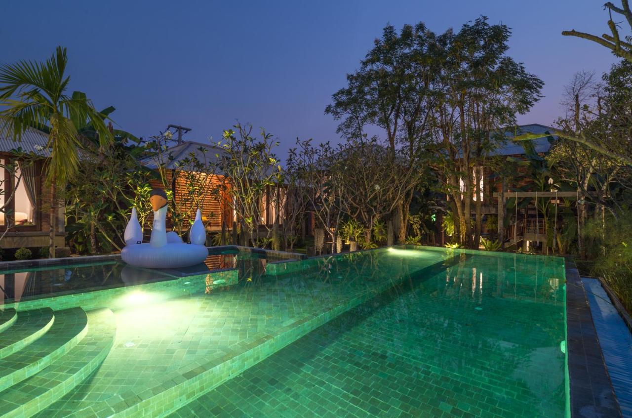 BaanSuk Sukhothai Resort Bagian luar foto
