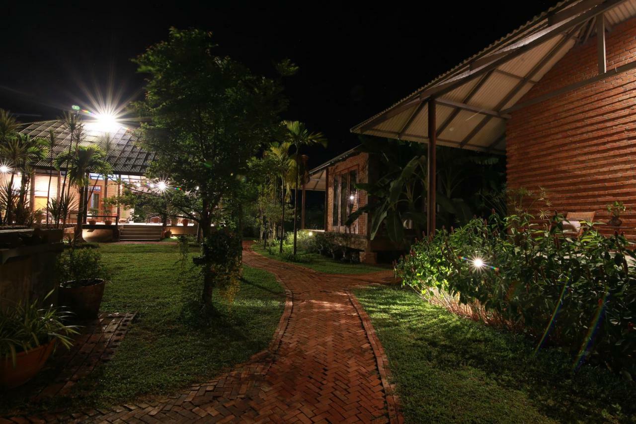 BaanSuk Sukhothai Resort Bagian luar foto