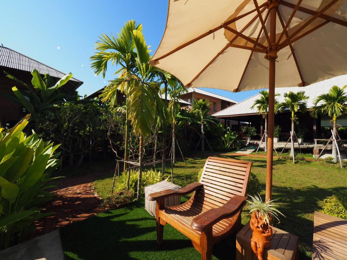 BaanSuk Sukhothai Resort Bagian luar foto