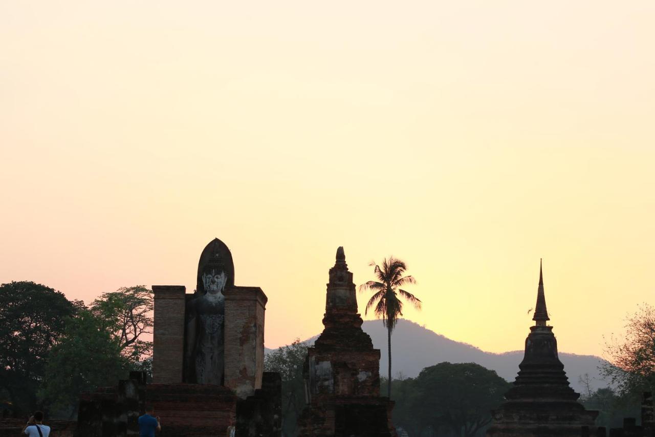 BaanSuk Sukhothai Resort Bagian luar foto