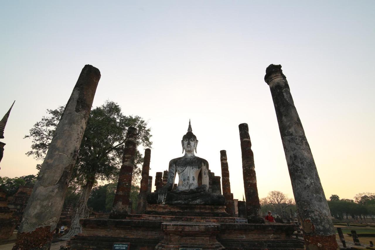 BaanSuk Sukhothai Resort Bagian luar foto